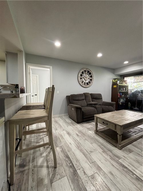 700 W 3rd St, Santa Ana, CA, 92701-5485 | Card Image