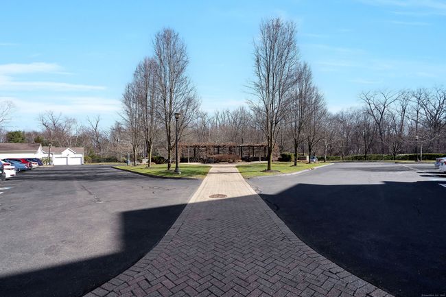 UNIT-211 - 1 King Philip Dr, Condo with 2 bedrooms, 2 bathrooms and null parking in West Hartford CT | Image 33