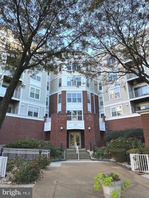 unit-125-1645 International Dr, MCLEAN, VA, 22102-4819 | Card Image