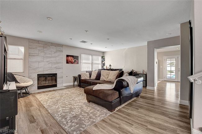 9324 Chilly Pond Ave, House other with 5 bedrooms, 3 bathrooms and null parking in Las Vegas NV | Image 7