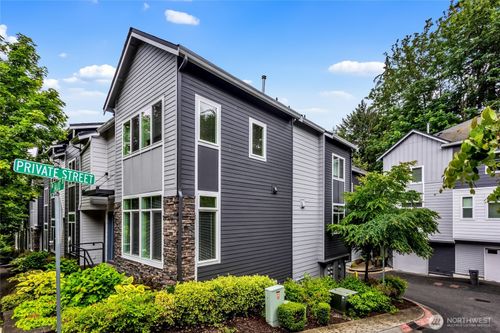 2129 Nw Talus Dr, Issaquah, WA, 98027-8958 | Card Image