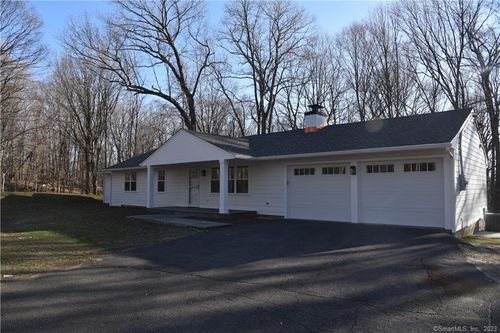 32 Deer Hill Rd, Redding, CT, 06896-2330 | Card Image