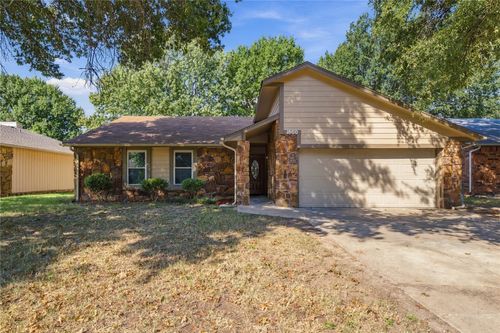 1800 N Butternut Ave, Broken Arrow, OK, 74012-1313 | Card Image