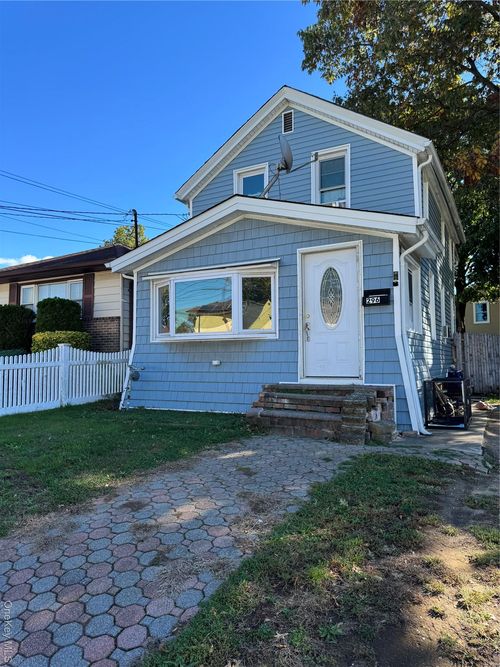 296 Harvard St, Hempstead, NY, 11550-2923 | Card Image