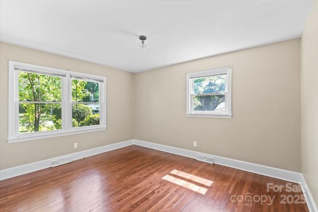 Bedroom | Image 17