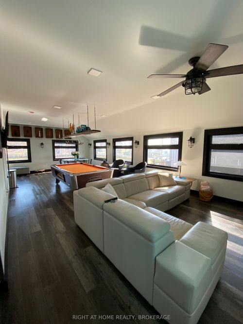 upper-1-4060 Erie Rd, Crystal Beach, ON, L0S1B0 | Card Image