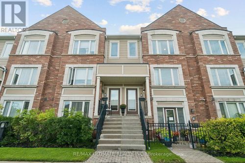 26 Walter Dove Court, Aurora (Bayview Wellington), ON, L4G0S8 | Card Image