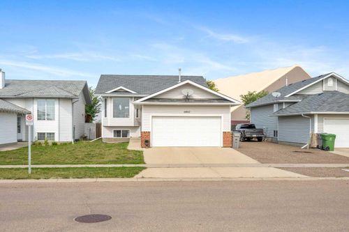 6802 35 St, Lloydminster, AB, T9V3J2 | Card Image