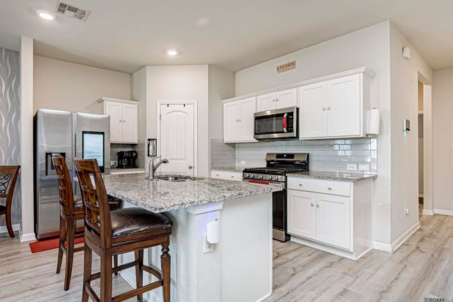 16119 Loussier Dr, House other with 4 bedrooms, 3 bathrooms and 4 parking in Zachary LA | Image 6