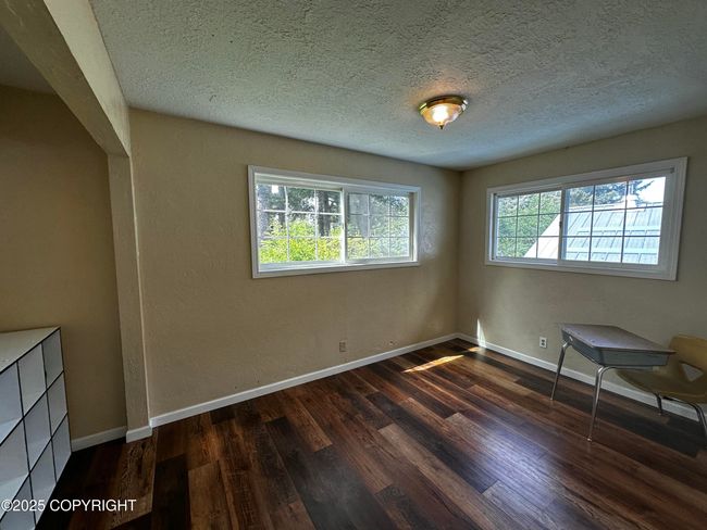 Upstairs bedroom | Image 37