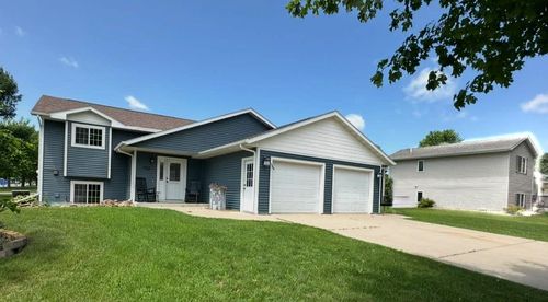 1103 N 15th St, Montevideo, MN, 56265-3061 | Card Image