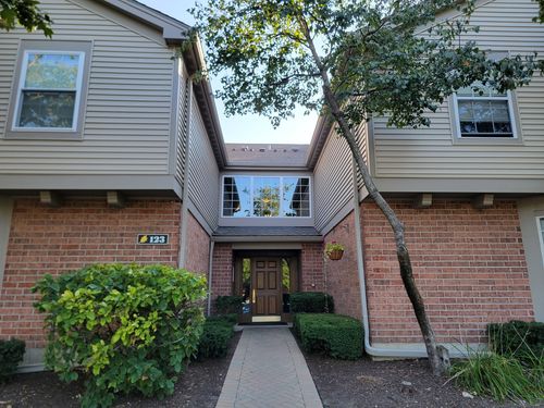 apt-3-123 Willow Brook Ct, Schaumburg, IL, 60195-3387 | Card Image