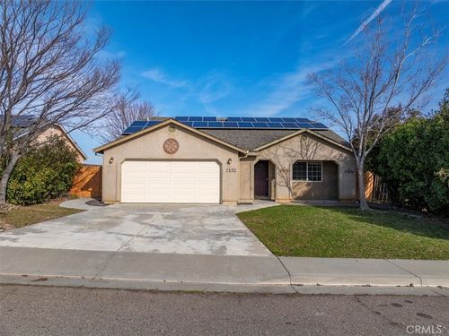 2132 Reta Way, Red Bluff, CA, 96080 | Card Image