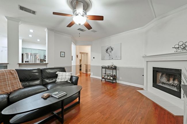 2041 Desco Dr, House other with 3 bedrooms, 2 bathrooms and 2 parking in Austin TX | Image 8