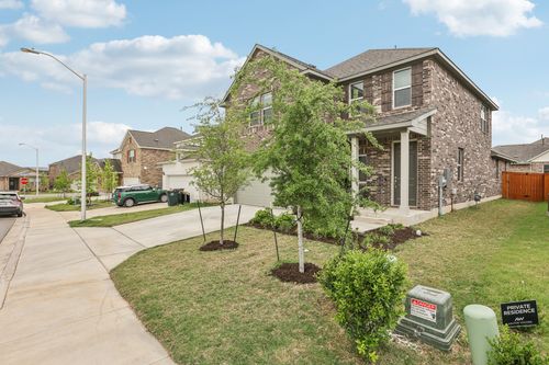 204 Swinging H Ln, Georgetown, TX, 78633-2566 | Card Image