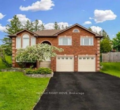 15 Watson Crt, Orillia, ON, L3V7S5 | Card Image
