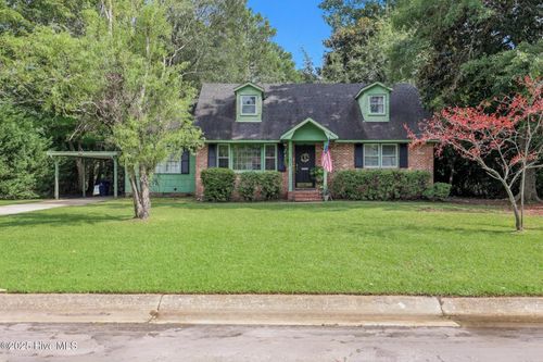 806 Smallwood Dr, Jacksonville, NC, 28540-3837 | Card Image