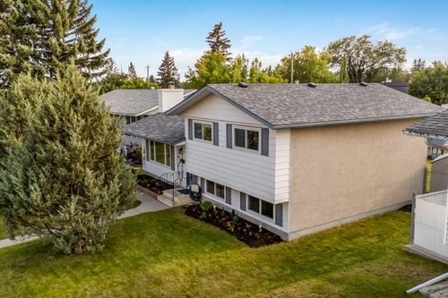 319 Huntbourne Hill Ne, Calgary, AB, T2K3Y5 | Card Image