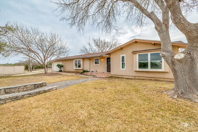 433 Private Rd 2205, House other with 3 bedrooms, 2 bathrooms and 2 parking in Sonora TX | Image 7