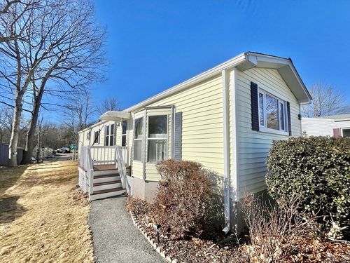 9 Chestnut Cir, Rockland, MA, 02370-2835 | Card Image