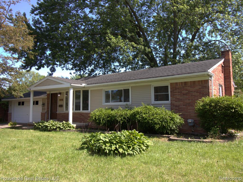 Whitley Dr, Clinton Township, MI 48035 #1