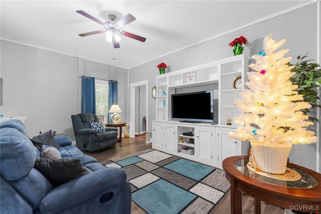 Cottage Living Room | Image 34