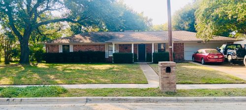 1322 Main St, Kaufman, TX, 75142-3215 | Card Image