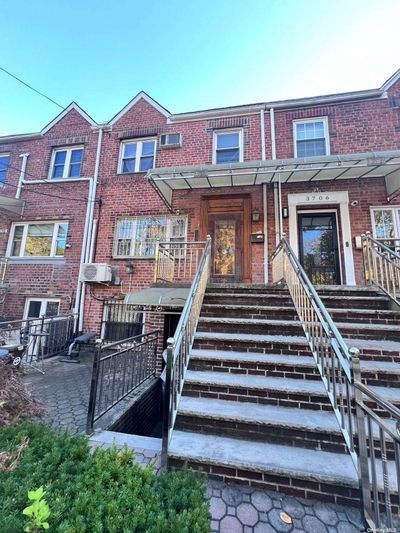 3708 Shore Parkway, House other with 3 bedrooms, 2 bathrooms and null parking in Sheepshead Bay NY | Image 2