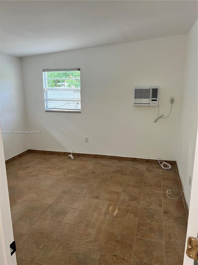 10820 - 10820 Sw 78 Th Ave, Home with 3 bedrooms, 2 bathrooms and null parking in Pinecrest FL | Image 10