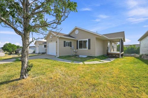 830 Heritage Dr, Spearfish, SD, 57783-9109 | Card Image