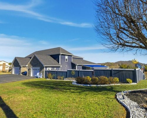 1964 Harbor Hills Dr, Dandridge, TN, 37725-6650 | Card Image