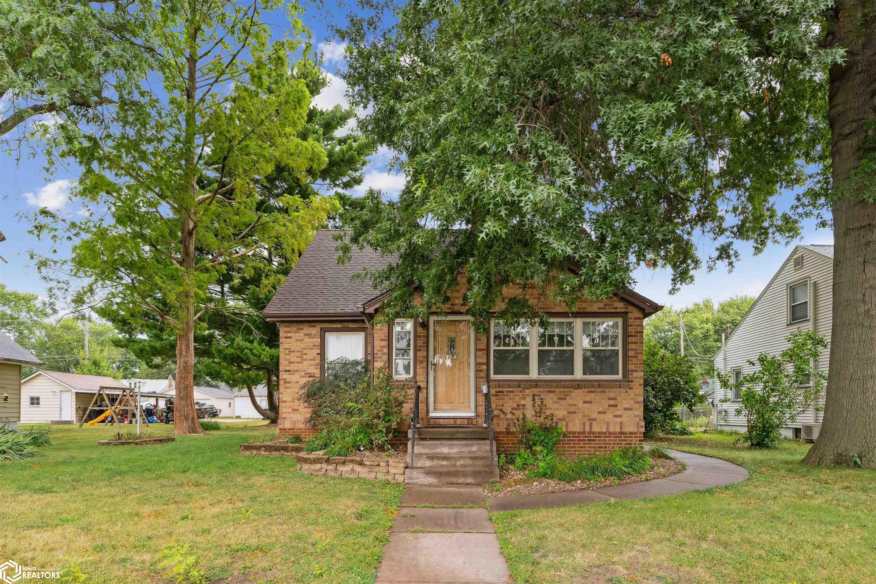 Avenue , Fort Madison, IA 52627