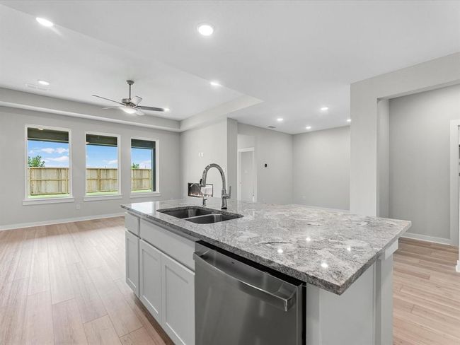 7527 Bristlegrass Colony Ct, House other with 4 bedrooms, 3 bathrooms and 2 parking in Cypress TX | Image 5