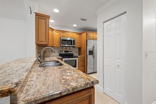 664 - 664 Arbor Lake Ln, Condo with 3 bedrooms, 2 bathrooms and null parking in TAMPA FL | Image 12