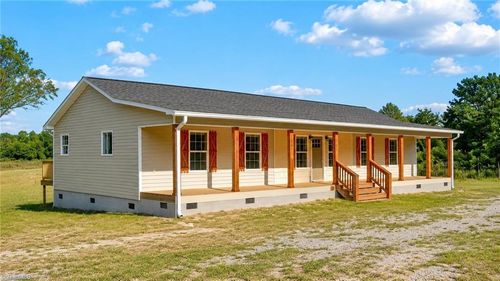 7489 Riverside Rd, Seagrove, NC, 27341-8428 | Card Image
