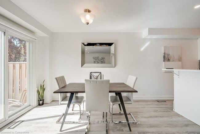 35 - 2022 Atkinson Dr, Condo with 3 bedrooms, 3 bathrooms and 1 parking in Burlington ON | Image 13