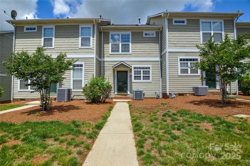 105 Woodsong Ln, Mooresville, NC, 28117-8007 | Card Image