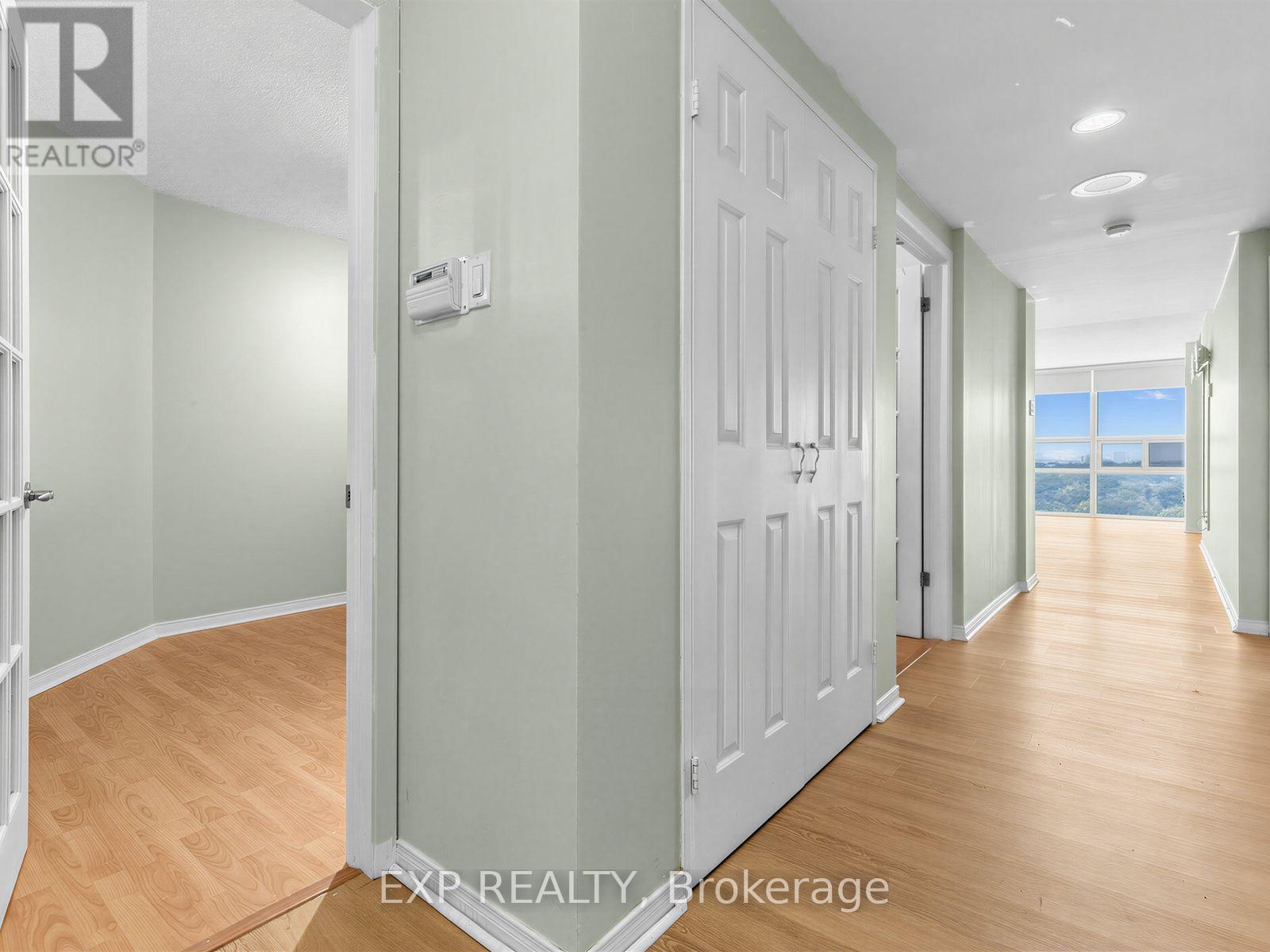 Residential Lease in Toronto (Lansing-Westgate) 4