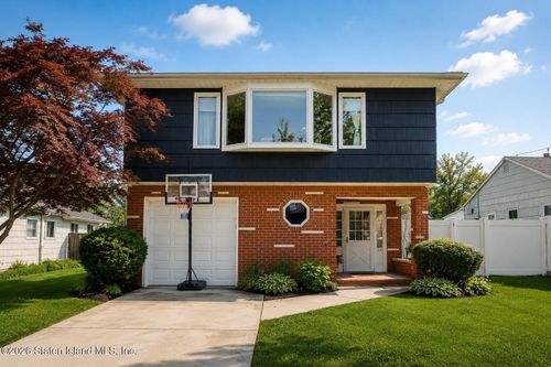28 Malone Ave, Staten Island, NY, 10306-3908 | Card Image