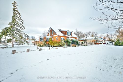 517 Crescent Rd, Fort Erie, ON, L2A4R1 | Card Image