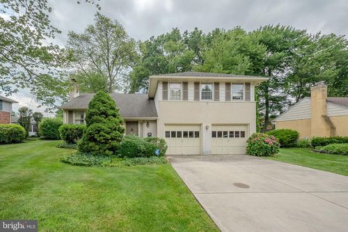 2406 Larchwood Rd, WILMINGTON, DE, 19810-3820 | Card Image