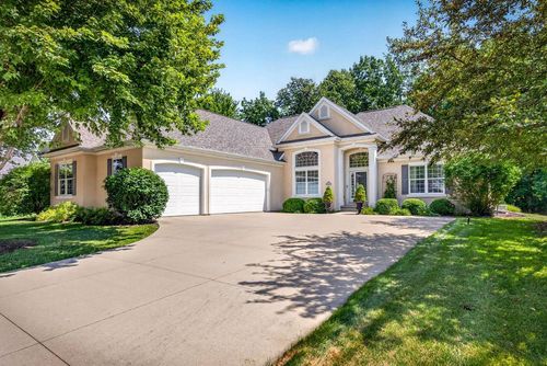 1568 Kingswood Drive, NEENAH, WI, 54956 | Card Image