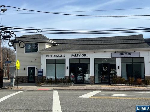 37 Riveredge Rd, Tenafly, NJ, 07670-2033 | Card Image