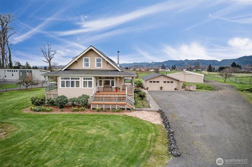 211 S Welcome Slough Rd, Cathlamet, WA, 98612-9736 | Card Image