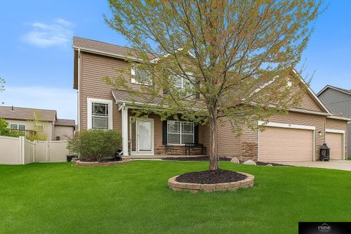 2204 Hummingbird Dr, Bellevue, NE, 68123-6839 | Card Image