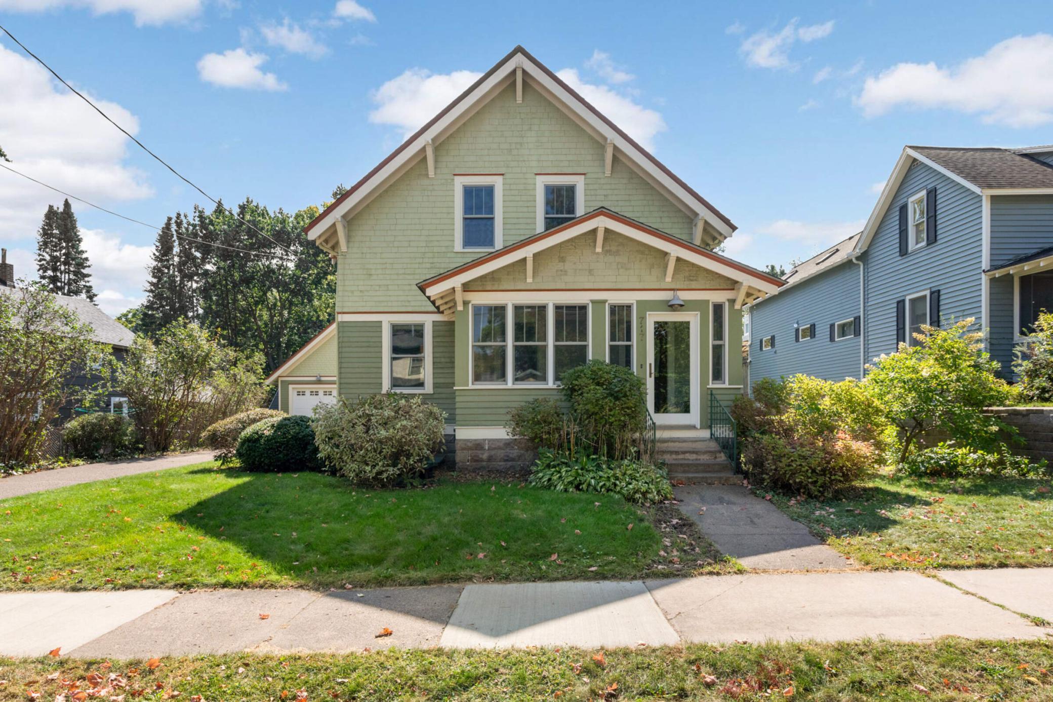 Oak St, Stillwater, MN 55082