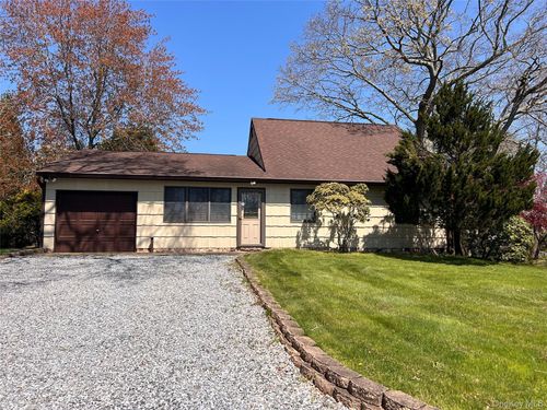 a-27 W Tiana Rd, Hampton Bays, NY, 11946-3668 | Card Image