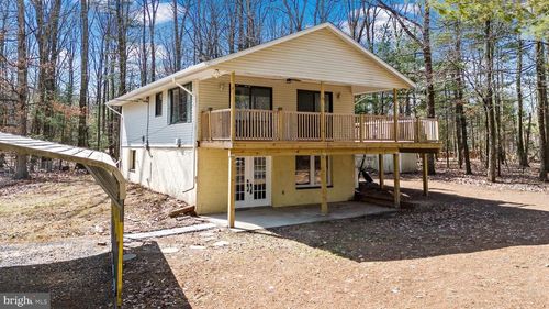 2561 Wagonwheel Dr, Auburn, PA, 17922-9556 | Card Image