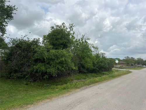 5810 Judy St, Rosharon, TX, 77583-3104 | Card Image