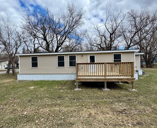 202 Washington St Se, Warroad, MN, 56763-2606 | Card Image